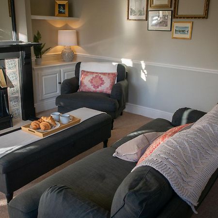 The Beeches - Chatsworth Apartment No 1 - Sleeps 2 باسلو المظهر الخارجي الصورة