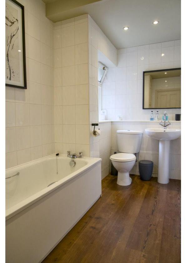 The Beeches - Chatsworth Apartment No 1 - Sleeps 2 باسلو المظهر الخارجي الصورة